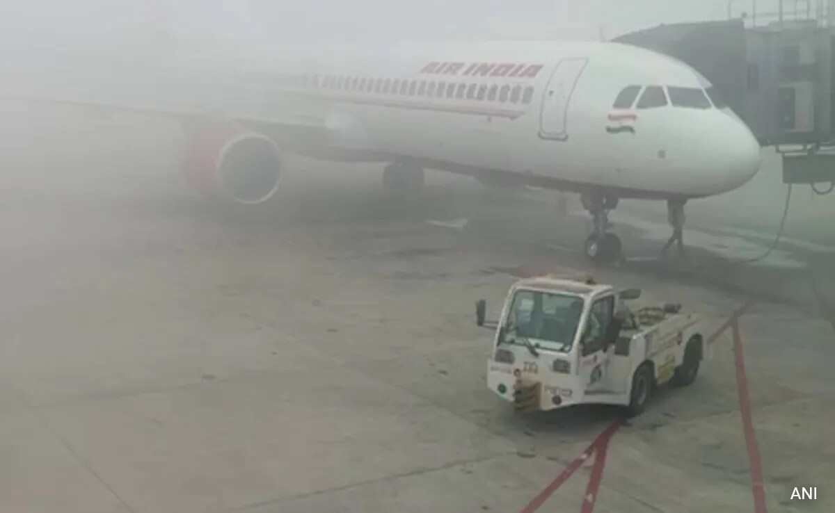 44 Flights From Bengaluru Delayed Due To Bad Weather