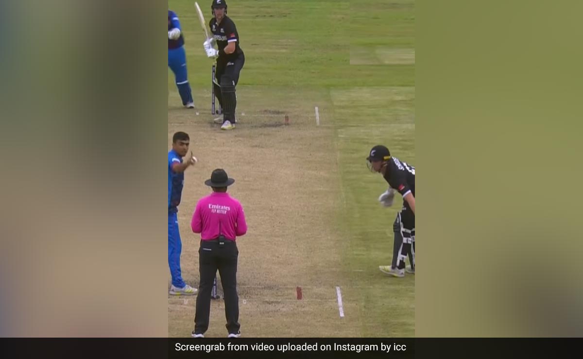 U19 World Cup: अफगानिस्तानी गेंदबाज ने आखिरी समय में बैटर को नॉन-स्ट्राइकर छोर पर रन आउट कर रोमांच के चरम पर पहुंचाया मैच, ICC भी चौंका, Video