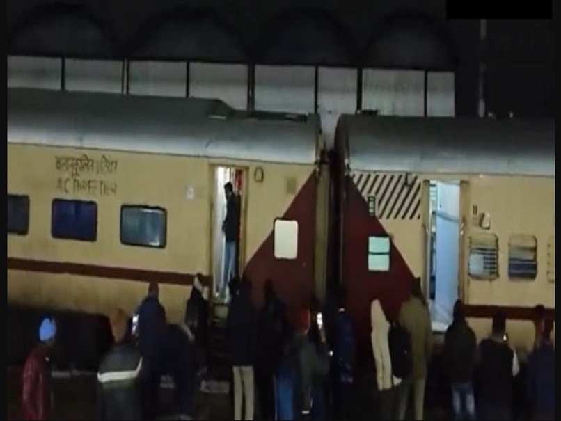 भोपाल आ रही पैसेंजर ट्रेन के 2 डिब्बे कोटा जंक्शन के पास पटरी से उतरे, बचाव कार्य जारी