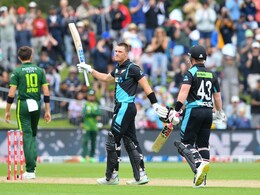 PAK vs NZ: न्यूजीलैंड के इस बल्लेबाज़ ने 16 छक्के लगाकर मचाया गदर, हारिस राउफ के एक ही ओवर में ठोक डाले 27 रन