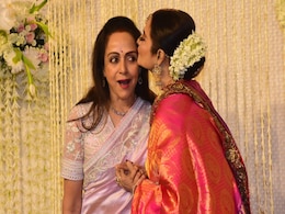 Rekha Kisses Dear Friend Hema Malini At Ira Khan's Wedding Reception Rekha Kisses Dear Friend Hema Malini At Ira Khan's Wedding Reception
