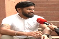 आंखों की रोशनी और भी जा रही है, लेकिन खेल नहीं छोडूंगा: भारतीय ब्लाइंड क्रिकेट टीम के कप्तान आंखों की रोशनी और भी जा रही है, लेकिन खेल नहीं छोडूंगा: भारतीय ब्लाइंड क्रिकेट टीम के कप्तान