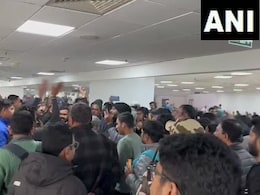 "<i>Bandh Karo</i>": Passengers Protest At Delhi Airport After IndiGo Cancels Flight "<i>Bandh Karo</i>": Passengers Protest At Delhi Airport After IndiGo Cancels Flight