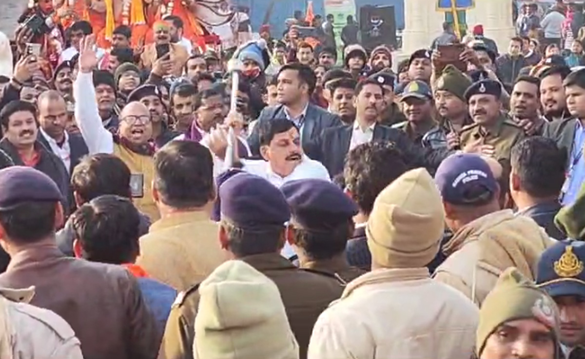 MP News: श्री राम राहगीरी में सीएम यादव ने लड़ाया पंजा, छड़ घुमा कर भी किया प्रदर्शन