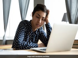 नींद की कमी को हल्के में लेने की ना करें गलती, हो सकती हैं ये 3 गंभीर बीमारियां और कई दिक्कतें  नींद की कमी को हल्के में लेने की ना करें गलती, हो सकती हैं ये 3 गंभीर बीमारियां और कई दिक्कतें