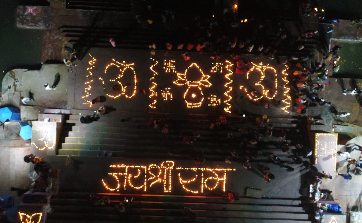 अवध में आए राम..., दीपों से सजा नर्मदा तट, देर रात तक जबलपुर में चलता रहा रामोत्सव
