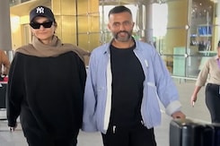 Sonam Kapoor-Anand Ahuja Walk Hand-In-Hand At Airport Sonam Kapoor-Anand Ahuja Walk Hand-In-Hand At Airport