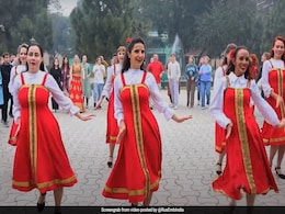 Russian Embassy Steps Out In Delhi '<i>Gaddi Le Ke</i>' To Celebrate Republic Day Russian Embassy Steps Out In Delhi '<i>Gaddi Le Ke</i>' To Celebrate Republic Day