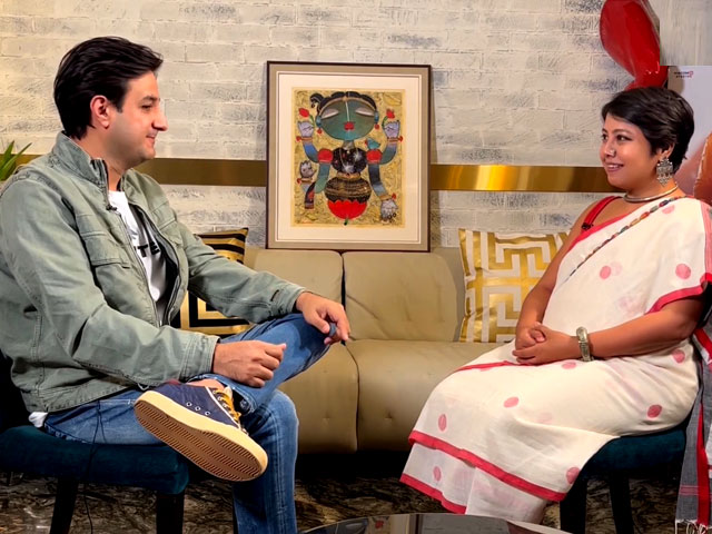 "Doesn't Take His Superstardom For Granted": Siddharth Anand On <i>Fighter</i> Actor Hrithik Roshan