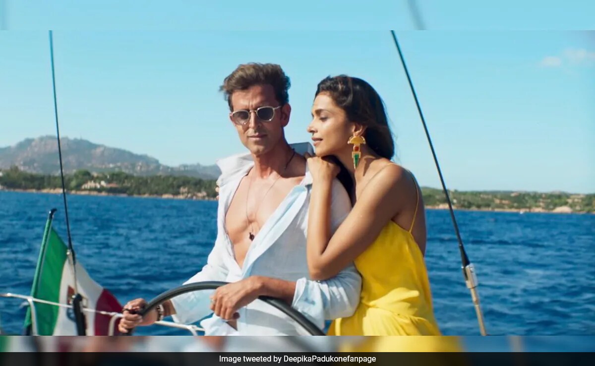 <i>Fighter</i> Box Office Collection Day 1: The Good And Bad News About Hrithik Roshan-Deepika Padukone's Film