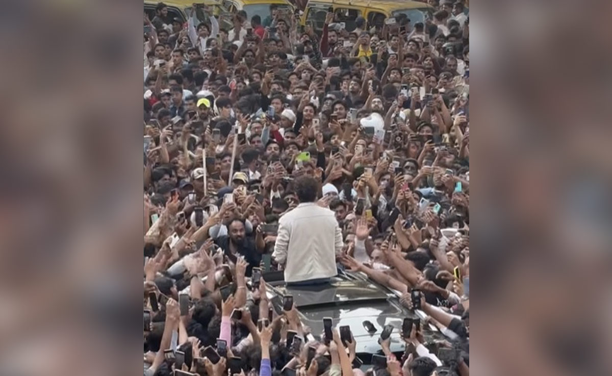 बिग बॉस 17 विनर मुन्नवर फारुकी पहुंचे डोंगरी...स्वागत के लिए सड़क पर उतरी जनता, भीड़ देखकर रह जाएंगे हैरान