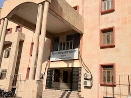 बीकानेर में दफ्तर से लौट रहे 2 पत्रकारों पर जानलेवा हमला, टैक्सी चढ़ाकर जान से मारने की कोशिश  बीकानेर में दफ्तर से लौट रहे 2 पत्रकारों पर जानलेवा हमला, टैक्सी चढ़ाकर जान से मारने की कोशिश