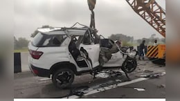 Alwar Accident: दिल्ली-मुंबई एक्सप्रेसवे पर भीषण हादसा, फॉर्च्यूनर से जयपुर जा रहे यूपी के तीन लोगों की मौत