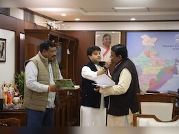 कांग्रेस से इस्तीफा देने के बाद BJP में शामिल हुए आनंद शर्मा, कहा- पार्टी के इस फैसले से मेरी भावनाएं हुई आहत