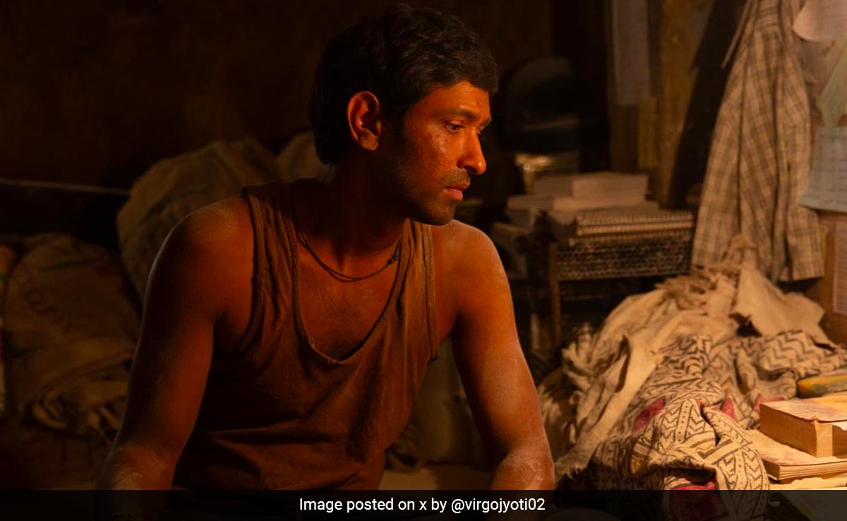 "Result Of Struggles": IAS Officer Praises 12th Fail, Vikrant Massey Reacts