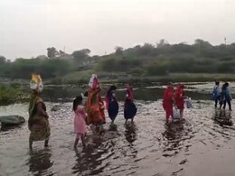 बड़वानी: 25 सालों में नहीं बना एक पुल, सिलावद के लोगों ने विभाग पर लगाए लापरवाही के आरोप  बड़वानी: 25 सालों में नहीं बना एक पुल, सिलावद के लोगों ने विभाग पर लगाए लापरवाही के आरोप