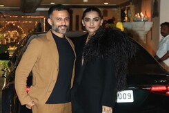 "<i>Kya Baat Hai</i>": Paparazzi To Sonam Kapoor-Anand Ahuja "<i>Kya Baat Hai</i>": Paparazzi To Sonam Kapoor-Anand Ahuja