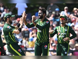 USA vs PAK: पाकिस्तान टीम को अमेरिका के इस गेंदबाज़ ने दिया चैलेंज, कह दी ये बड़ी बात USA vs PAK: पाकिस्तान टीम को अमेरिका के इस गेंदबाज़ ने दिया चैलेंज, कह दी ये बड़ी बात