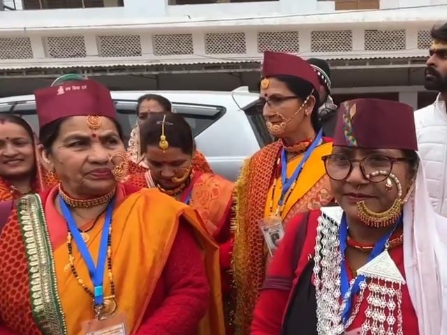 Video: अयोध्या में हो रही है महिलाओं की रामलीला, उत्तराखंड से आईं 500 महिलाएं कर रहीं मंचन