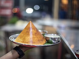 दुनिया का सबसे लंबा डोसा बनाकर कर्नाटक ने बनाया विश्व रिकॉर्ड, यहां देखें कितने फीट...