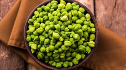 10 Health Benefits Of Snacking On Green Chickpeas