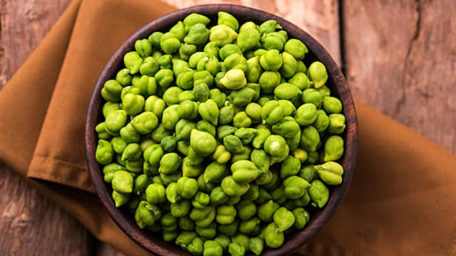 10 Health Benefits Of Snacking On Green Chickpeas