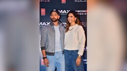 When Lord Of The Dance Hrithik Roshan Copied Deepika Padukone's "Effortless Style" In <i>Fighter</i> Song
