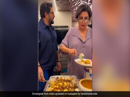 बिरयानी देखकर फराह खान ने सबको किया इग्नोर, उनका खाना देखकर आपके मुंह में भी आ जाएगा पानी बिरयानी देखकर फराह खान ने सबको किया इग्नोर, उनका खाना देखकर आपके मुंह में भी आ जाएगा पानी