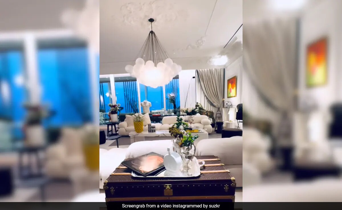 On Sussanne Khan's "Dream Home" Post, Hrithik Roshan Left This Comment