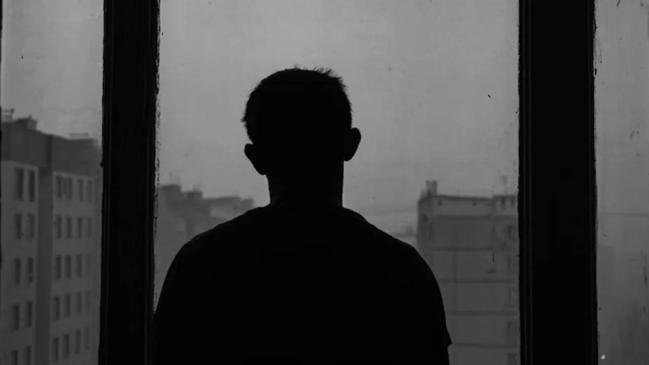 कोटा में स्टूडेंट ने होस्टल के कमरे  में किया सुसाइड, मचा हड़कंप!