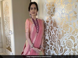 Nita Ambani Walks Straight Out Of A Stunning Ethnic Dream In A Dual Toned <i>Lehenga Saree</i> Nita Ambani Walks Straight Out Of A Stunning Ethnic Dream In A Dual Toned <i>Lehenga Saree</i>