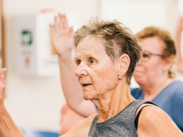 Healthy ageing : अपनी लाइफस्टाइल में जुड़ें ये 5 हेल्दी हैबिट्स जो बुढ़ापे में रखेंगी जवां Healthy ageing : अपनी लाइफस्टाइल में जुड़ें ये 5 हेल्दी हैबिट्स जो बुढ़ापे में रखेंगी जवां
