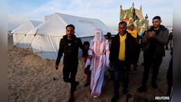 Pics: Gaza Couple Marry In Tent City With Barbed Wire Fence