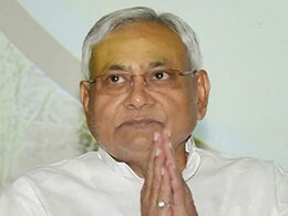 बिहार में सियासी घमासान के बीच नीतीश कुमार रविवार को 'एक बार फिर' बदल सकते हैं पाला