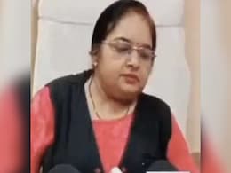 बेरोजगार पति ने पहले तकिए से मुंह दबाकर की SDM की हत्या, फिर वॉशिंग मशीन में 'धोए' सबूत बेरोजगार पति ने पहले तकिए से मुंह दबाकर की SDM की हत्या, फिर वॉशिंग मशीन में 'धोए' सबूत