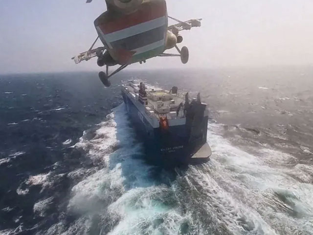 लाल सागर में आतंक मचा रहे हूती विद्रोहियों पर अमेरिका का हमला, 14 मिसाइलों को किया नष्ट