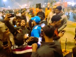 अयोध्या नहीं पहुंचे कोहली तो डुप्लीकेट 'विराट कोहली' ने लूट ली महफिल, सेल्फी लेने की मच गई होड़