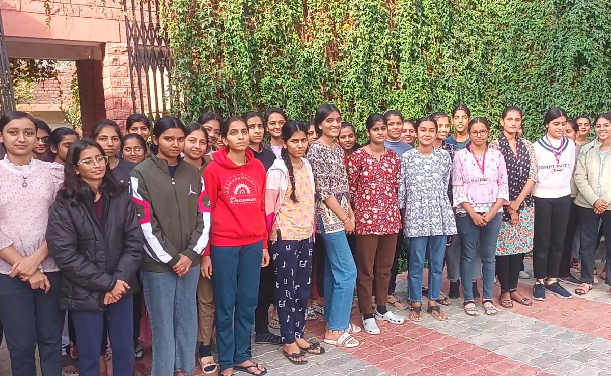 Rajasthan: केंद्र सरकार के बजट से उम्मीद लगाए बैठी ये छात्राएं, महिला सुरक्षा और डिजिटल शिक्षा बड़ा मुद्दा