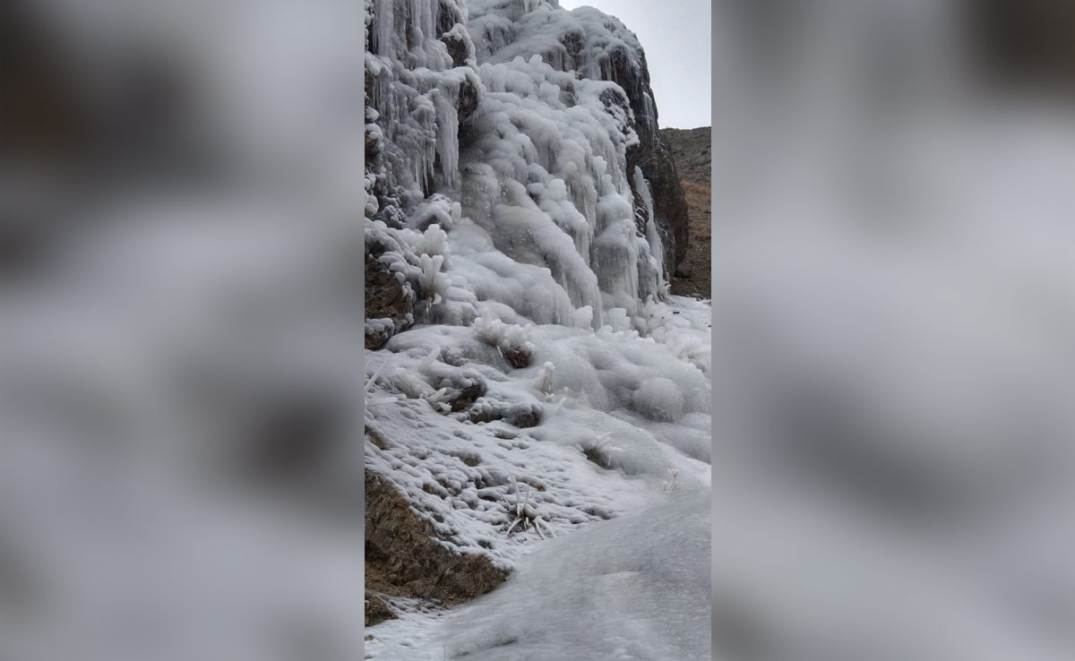 हिमाचल : जल संकट दूर करने के लिए युवाओं की अनोखी पहल, YouTube देखकर बना रहे ग्लेशियर