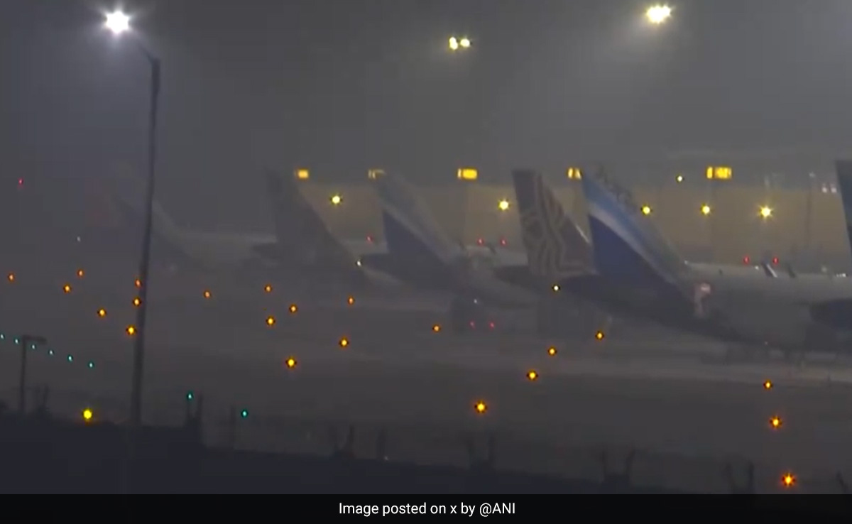 <i>''Moye Moye Ho Gaya''</i>: Memes Fly As Fog Delays Flights At Delhi Airport