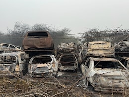 Around 150 Vehicles Damaged In Scrap Yard Fire In Mumbai Around 150 Vehicles Damaged In Scrap Yard Fire In Mumbai