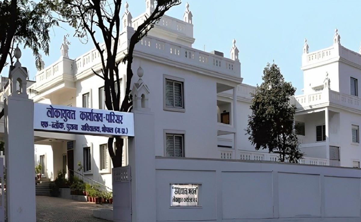 CM साहब ! क्या ये है करप्शन पर 'जीरो टॉलरेंस'? भ्रष्टाचार के आरोपी बने OSD