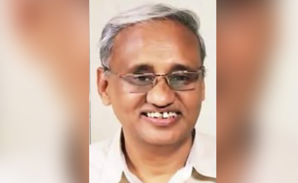 'दीप' बुझ गया, प्रकाश बाक़ी है...