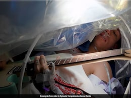 "Insane Feeling": Man Plays Guitar During His Brain Tumour Surgery "Insane Feeling": Man Plays Guitar During His Brain Tumour Surgery