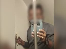 Video Captures SpiceJet Flier's Ordeal While Being Trapped In Plane Toilet Video Captures SpiceJet Flier's Ordeal While Being Trapped In Plane Toilet