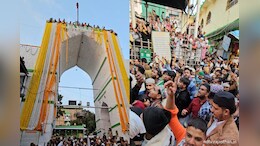 Urs Festival Ajmer: उर्स मेले की शुरुआत, अपनी मन्नतों को लेकर लोगों ने चूमे झंडे