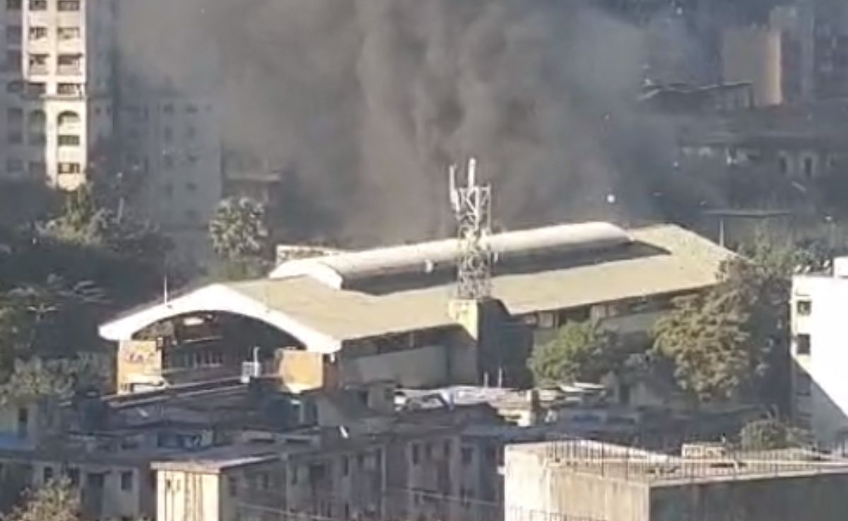 Video: Fire, Thick Smoke At Mumbai School, Locals Claim They Heard Blasts