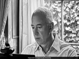 Lauren Sanchez Shares Pic Of Jeff Bezos Using Same Desk From Amazon's Early Days Lauren Sanchez Shares Pic Of Jeff Bezos Using Same Desk From Amazon's Early Days