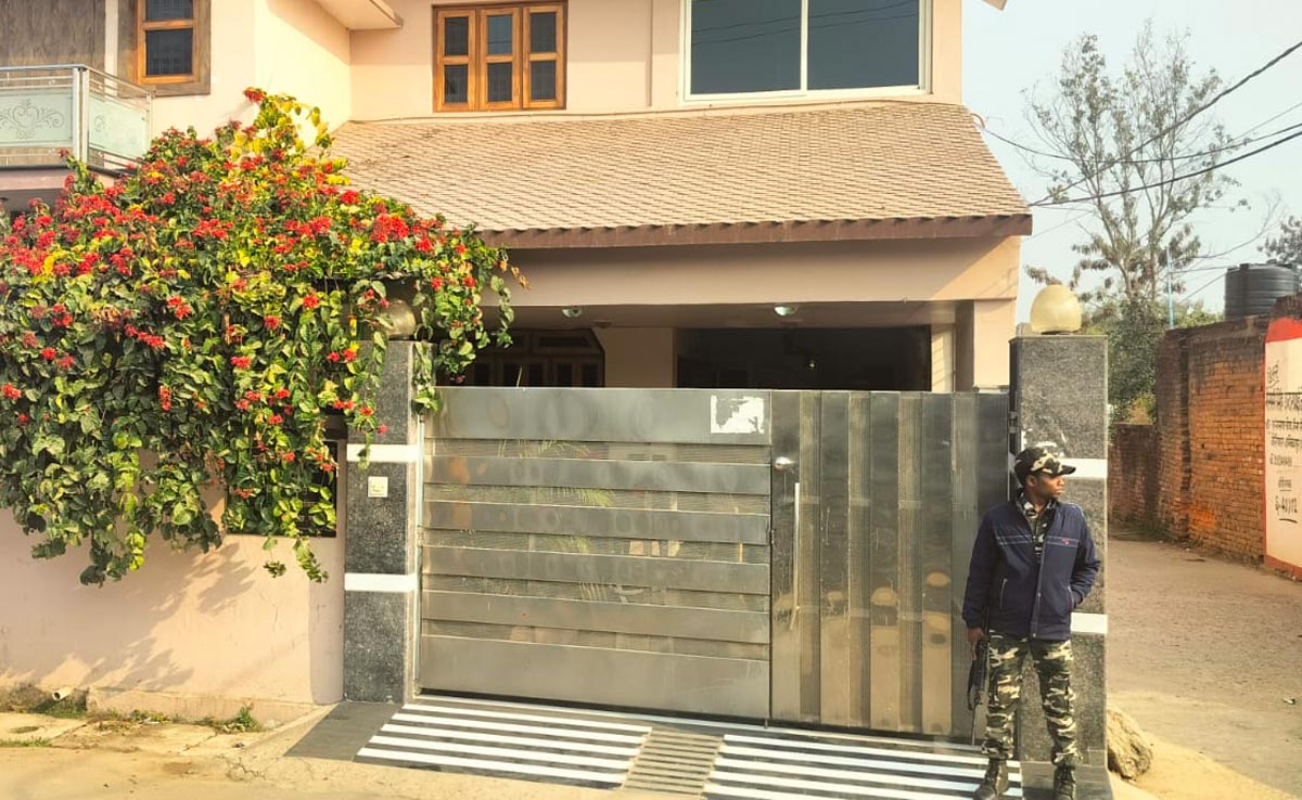 Income Tax Raid in Chhattisgarh: पूर्व कैबिनेट मंत्री अमरजीत भगत के घर इनकम टैक्स की रेड, PA पर भी कसा शिकंजा