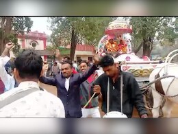 शिवपुरी: माली के रिटायरमेंट पर बाजार से निकली घोड़ा गाड़ी, देखकर लोगों ने लगाए ठुमके&nbsp;